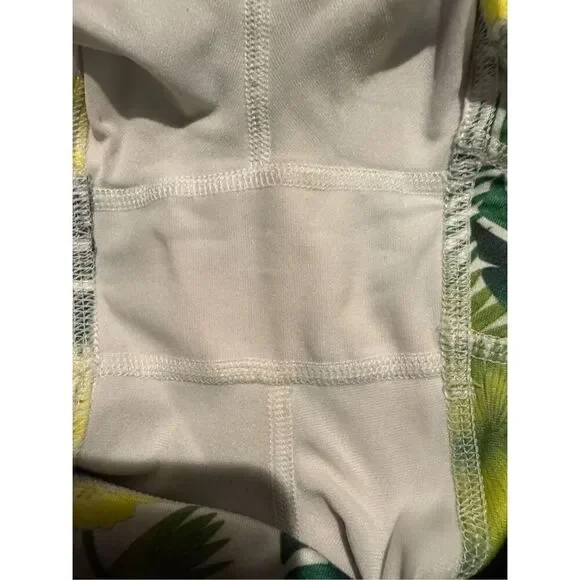 Fleo LRC Axa Shorts Size small excellent condition - Picture 4 of 5